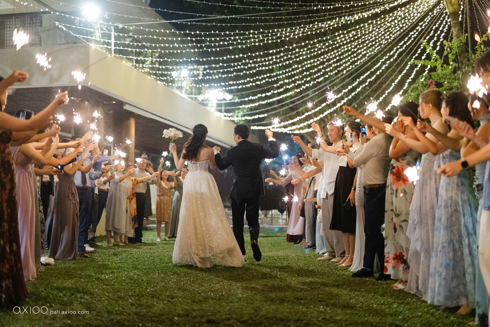 Axioo: Before the Shutter Clicks